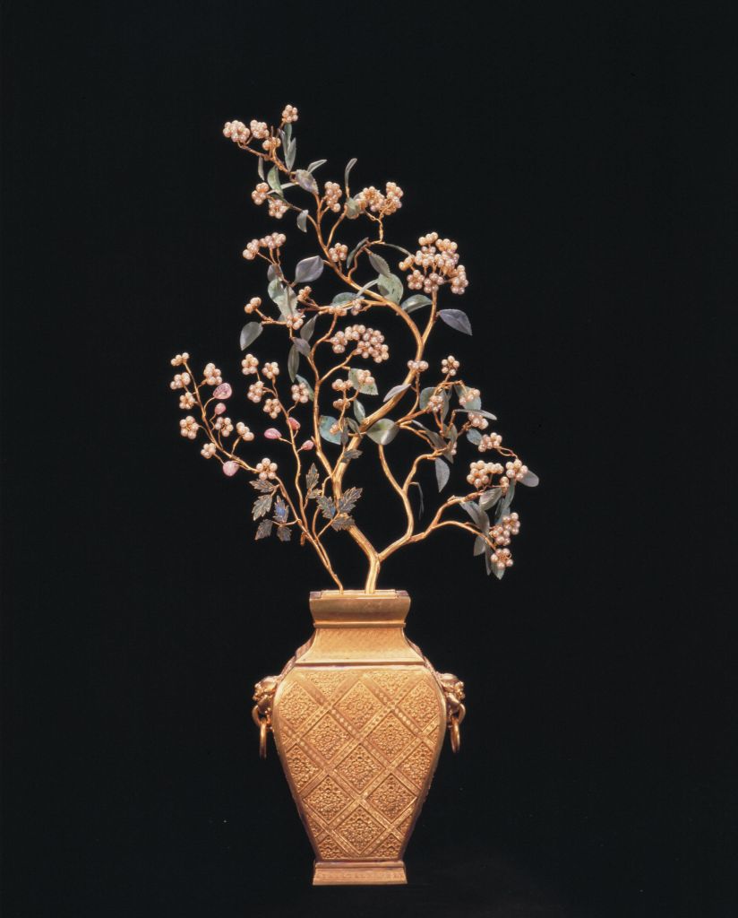 图片[1]-Golden vase, pearl flower and tree view-China Archive